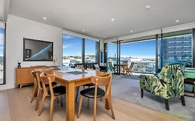 Qv Brand New Luxury Apt With Tandem Carpark - 975
